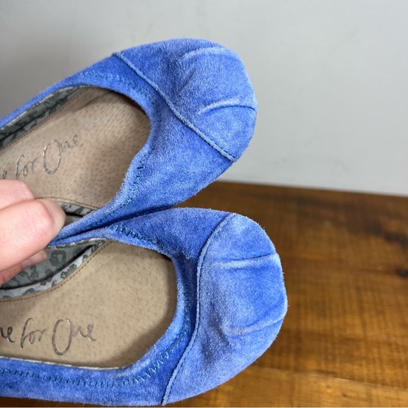Toms blue suede ballet flats size 9 - Picture 4 of 7